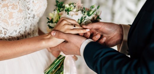 Obrączki ślubne. Klasyczne i nowoczesne wzory dla nowożeńców od W.KRUK