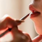 Jak dbać o usta jesienią i zimą