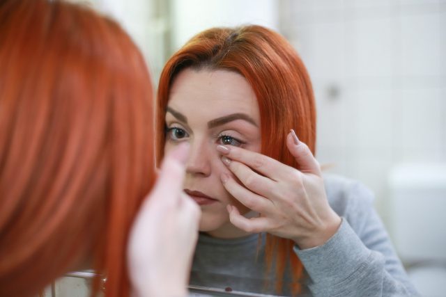 Kiedy sprawdzą się soczewki dwutygodniowe i miesięczne?